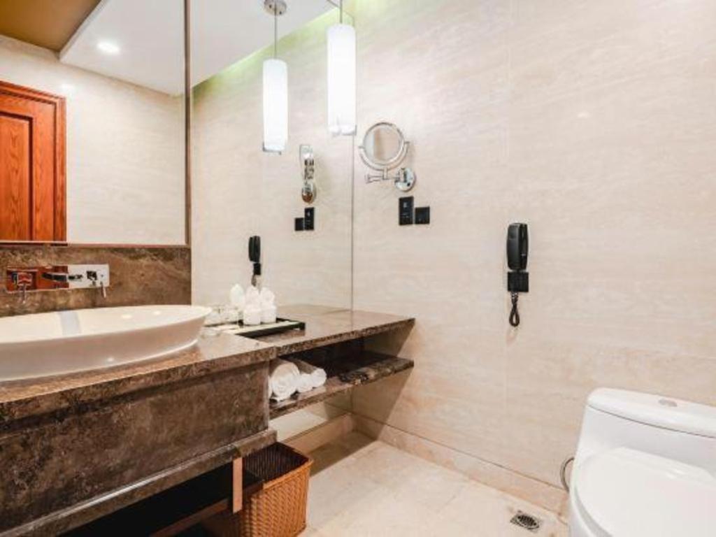 Hainan Yatai Hot Spring Hotel Хайкоу Экстерьер фото